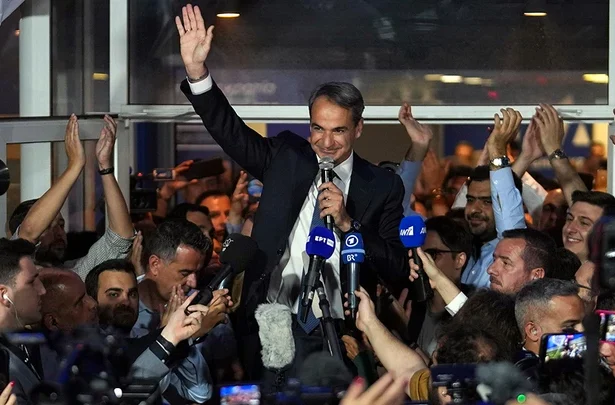 Mitsotakis panhgurismos