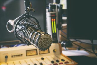 Microphone,in,radio,studio