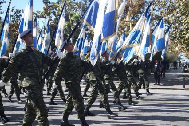 [364580] ΣΤΡΑΤΙΩΤΙΚΗ ΠΑΡΕΛΑΣΗ ΣΤΗΝ ΘΕΣΣΑΛΟΝΙΚΗ ΓΙΑ ΤΗΝ ΕΘΝΙΚΗ ΕΠΕΤΕΙΟ ΤΗΣ 28ης ΟΚΤΩΒΡΙΟΥ 1940 (ΒΑΣΙΛΗΣ ΒΕΡΒΕΡΙΔΗΣ / ΜΟΤΙΟΝ ΤΕΑΜ)