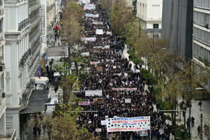 [375589] ΜΑΘΗΤΙΚΟ ΦΟΙΤΗΤΙΚΟ ΣΥΛΛΑΛΗΤΗΡΙΟ ΣΤΗΝ ΑΘΗΝΑ ΓΙΑ ΤΟ ΣΙΔΗΡΟΔΡΟΜΙΚΟ ΔΥΣΤΥΧΗΜΑ ΤΩΝ ΤΕΜΠΩΝ (ΜΙΧΑΛΗΣ ΚΑΡΑΓΙΑΝΝΗΣ/eurokinissi)