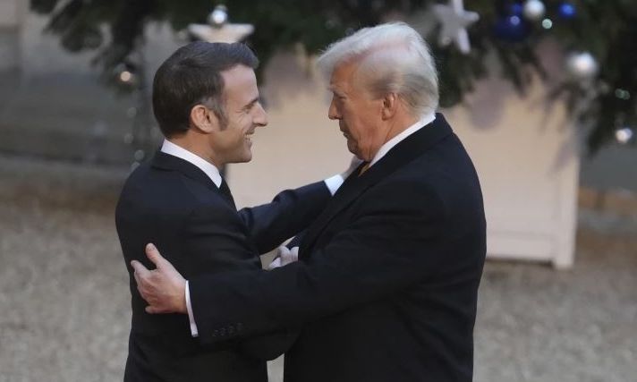 B92690c0 Macron Trump