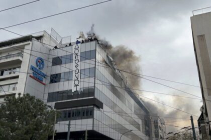 ÐÁÑÅÌÂÁÓÇ ÓÔÁ ÃÑÁÖÅÉÁ ÔÇÓ Hellenic Train ÁÐÏ ÔÇÍ ÁÍÁÑ×ÉÊÇ ÓÕËËÏÃÉÊÏÔÇÔÁ "ÑÏÕÂÉÊÙÍÁÓ" ÌÅ ÐÁÍÏ ÃÉÁ ÔÏ ÄÕÓÔÕ×ÇÌÁ ÔÙÍ ÔÅÌÐÙÍ