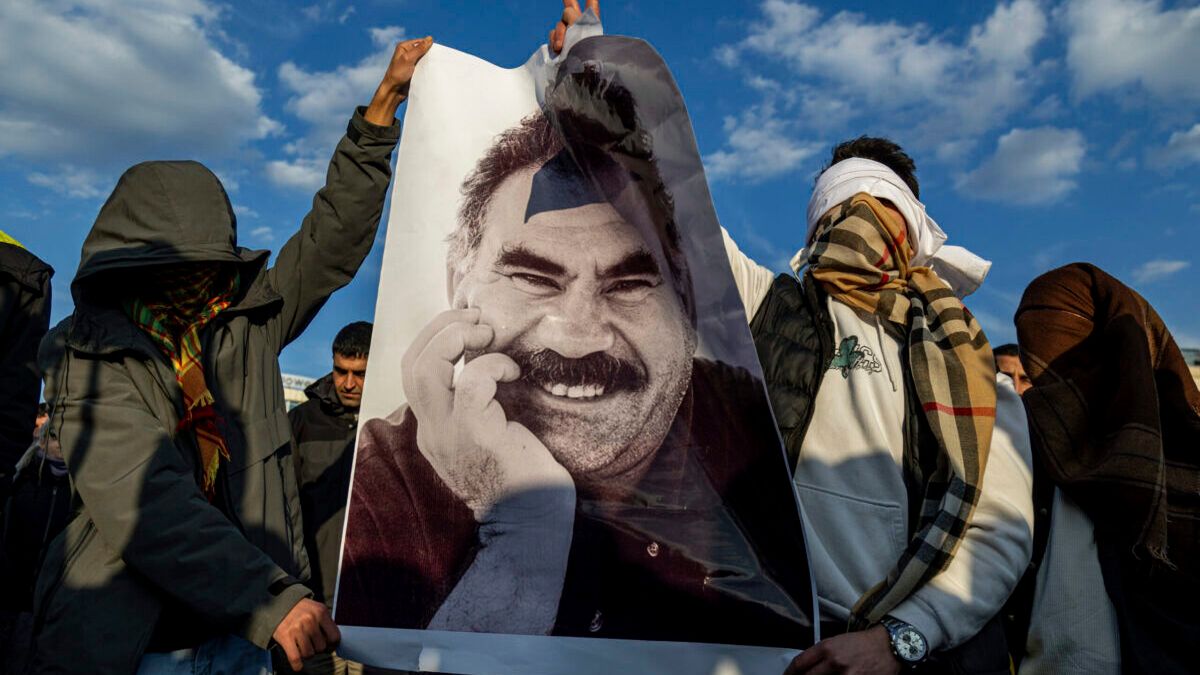 8ca068bdd377e39a38610263a6400c19